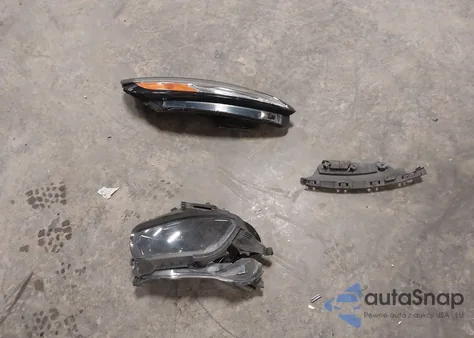 2015 Jeep Cherokee Latitude z USA, uszkodzony, nr VIN 1C4PJMCSXFW564616